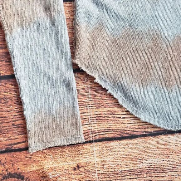 Free People Come And Get It Slouchy V Neck Washed Tie Dye Top - Picture 4 of 6